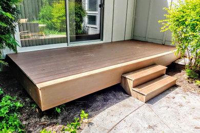 Example of a minimalist deck design in Seattle