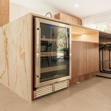 Transforming Miami Kitchens: Bespoke Renovation Mastery by D’Cassa