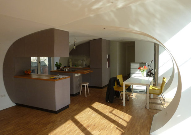 Современный  by PlanWerk Architektur & Energieberatung