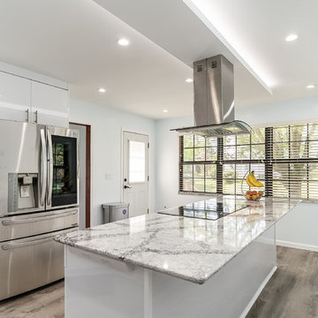 Modern Kitchen Remodel Done in a Gloss Pure White Color