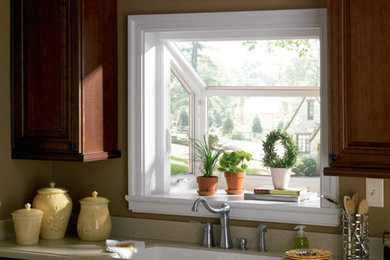 Example of a classic kitchen design in Raleigh
