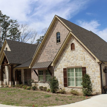 Rustic Charm on the Lake
