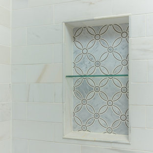 Bäder mit Marmorfliesen und Sockelwaschbecken Ideen, Design & Bilder