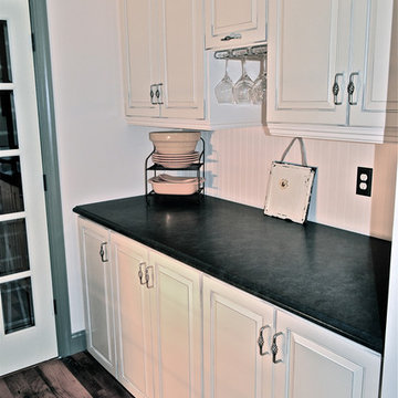 Laundry - Hidden Washer/Dryer