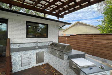 Full Outdoor Kitchen