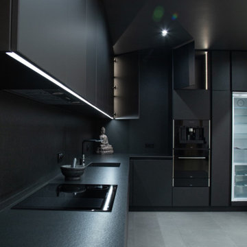 Iris's Sleek Black Kitchen | Jersey City, NJ
