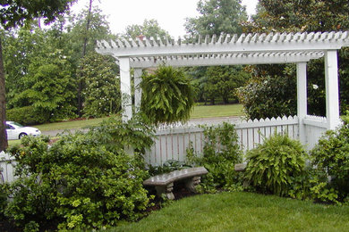 Example of a classic home design design in Raleigh