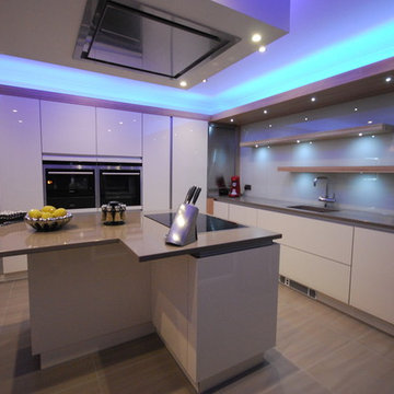 White gloss J pull handleless with lighting feature