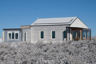 Inspiration for a modern home design remodel in Albuquerque