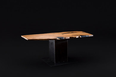 Tavolo in legno massello in essenza di Ulivo