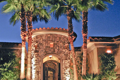 Inspiration for a traditional landscaping in Las Vegas.