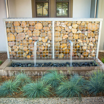 Drought Tolerant: Eclectic Farmhouse for Family Entertainment