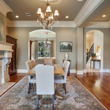 UPSCALE BATON ROUGE HOME IN DESIRABLE GATED COMMUNITY
