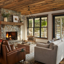 Houzz Tour: A Comfy Lakefront Cabin Filled With Natural Materials