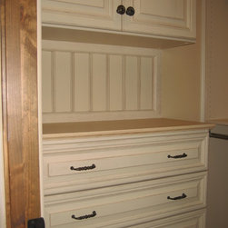 White traditional closet - Products