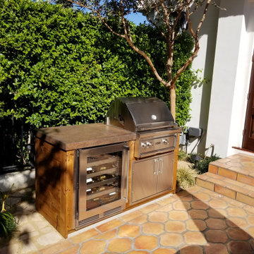Contemporary Outdoor Kitchen