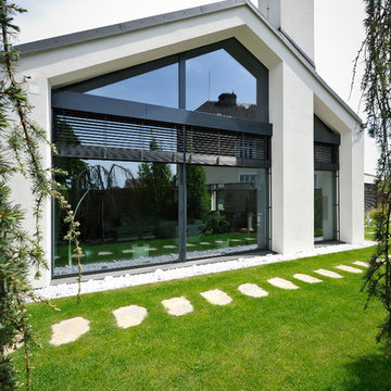 VILLA BLACK AND WHITE