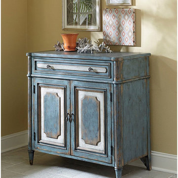Hammary Hidden Treasures Accent Cabinet in Antique Blue/White