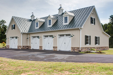 Inspiration for a farmhouse shed remodel in Other