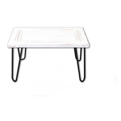 Mesa con plaf&oacute;n antiguo en blanco  y patas de hierro - Coffee And Accent Tables