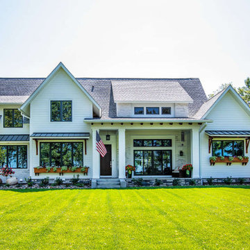 Modern Farmhouse Plan 098-00302