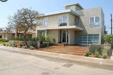 Exterior home idea in Los Angeles