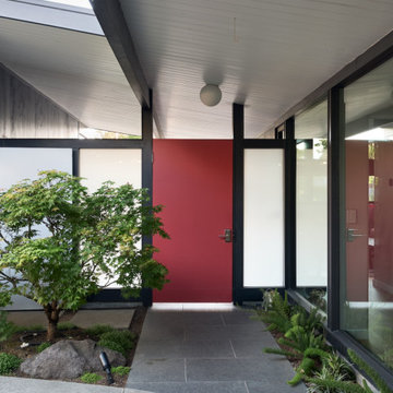 Flowing Courtyard Eichler