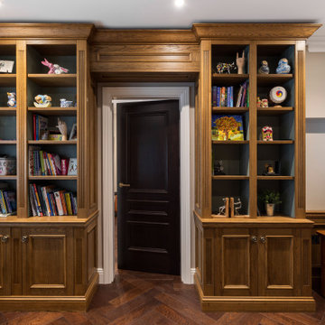 BESPOKE CLASSIC FITTED LIBRARY IN OAK