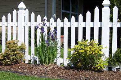 Design ideas for a landscaping in Vancouver.