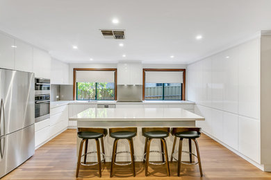 Kitchen - modern kitchen idea in Adelaide