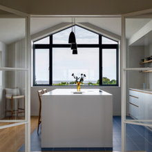 Houzz Tour: A 1980s Coastal Home Gets a Midcentury-style Upgrade