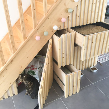 Un Espace Litière sous Escalier