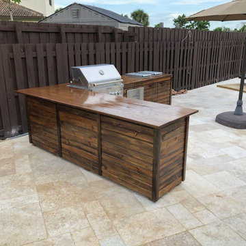 OUTDOOR KITCHENS & BARS
