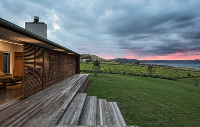 Houzz Tour: A Wood-Clad Home That’s at One With Nature