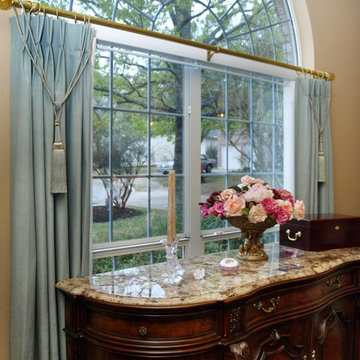 Traditional Dining Room, Austin, Texas