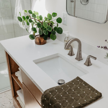 Midcentury Modest Bathroom