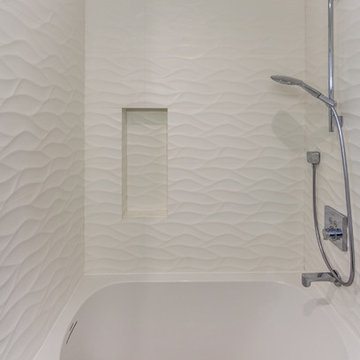 Textured Wave Tile Tub Surround With Recessed Niche