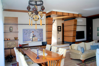 Example of a mid-sized transitional dining room design in DC Metro