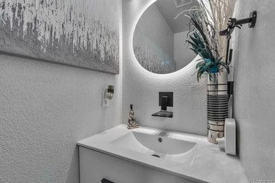 Inspiration for a transitional bathroom remodel in Tampa