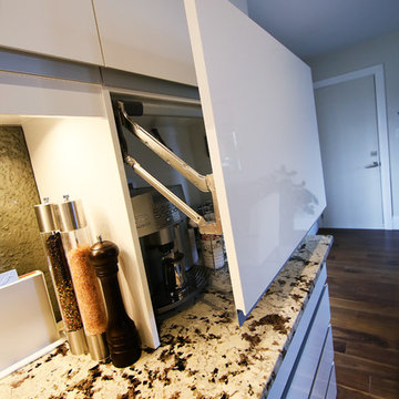 Modern High Gloss White Kitchen