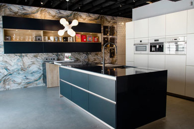 PS212 HOME - Showroom