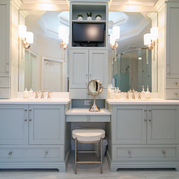 A serene spa masterbathroom