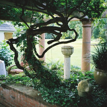Arbor for Historic Mansion is Woodville, Texas