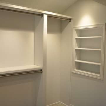 Fully Equipped Walk-In Closet