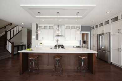 Kitchen - transitional kitchen idea in Calgary
