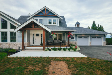 Exterior home idea in Vancouver
