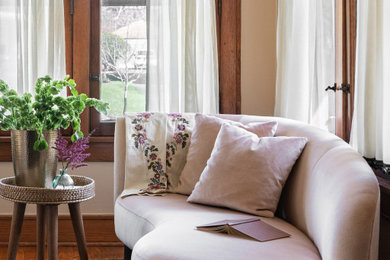 Example of a classic home design design in Chicago