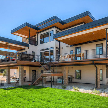 Miesian Modern home with Milgard Ultra windows and doors