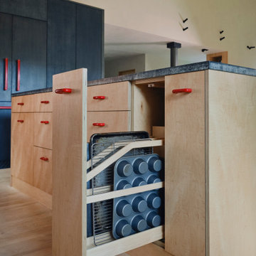 Cookie Sheet and Cutting Board Pull-out Cabinet