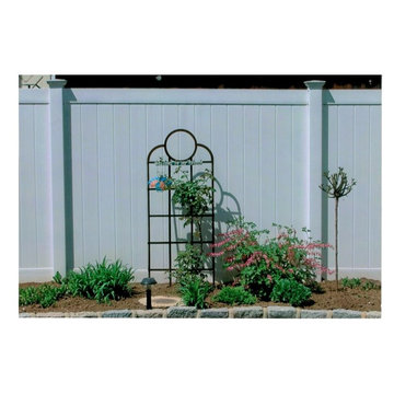 SOLID WHITE PVC FENCE WITH NEW ENGLAND CAPS